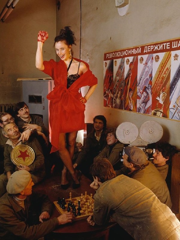 Советская актриса и красавица Любовь Полищук в съемке для американского фотографа Хулио...